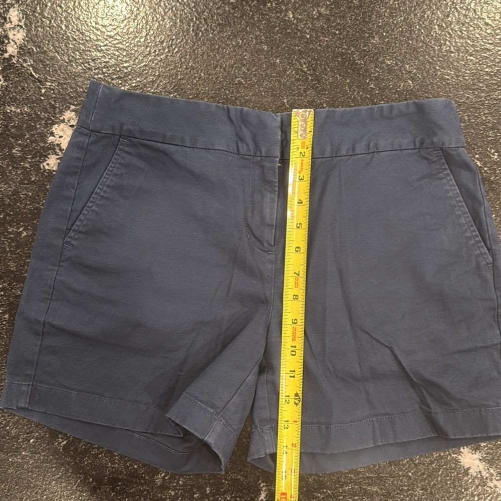 Ladies Vinyard Vine shorts.  Size 6 - Picture 4 of 5